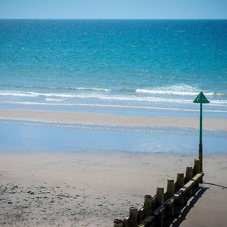 Sound Of The Sea, Beach Front Bungalow With Hot Tub, In Тевін Екстер'єр фото