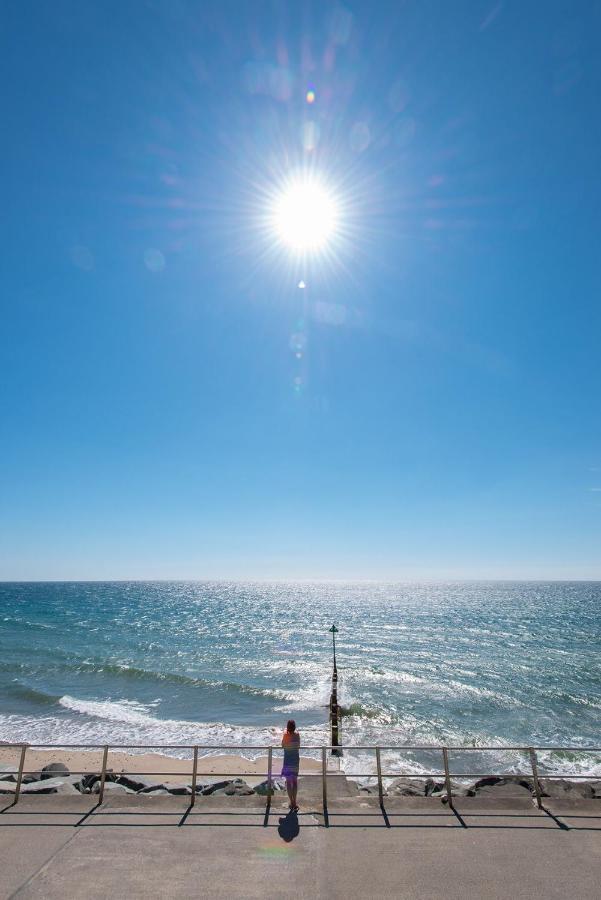 Sound Of The Sea, Beach Front Bungalow With Hot Tub, In Тевін Екстер'єр фото